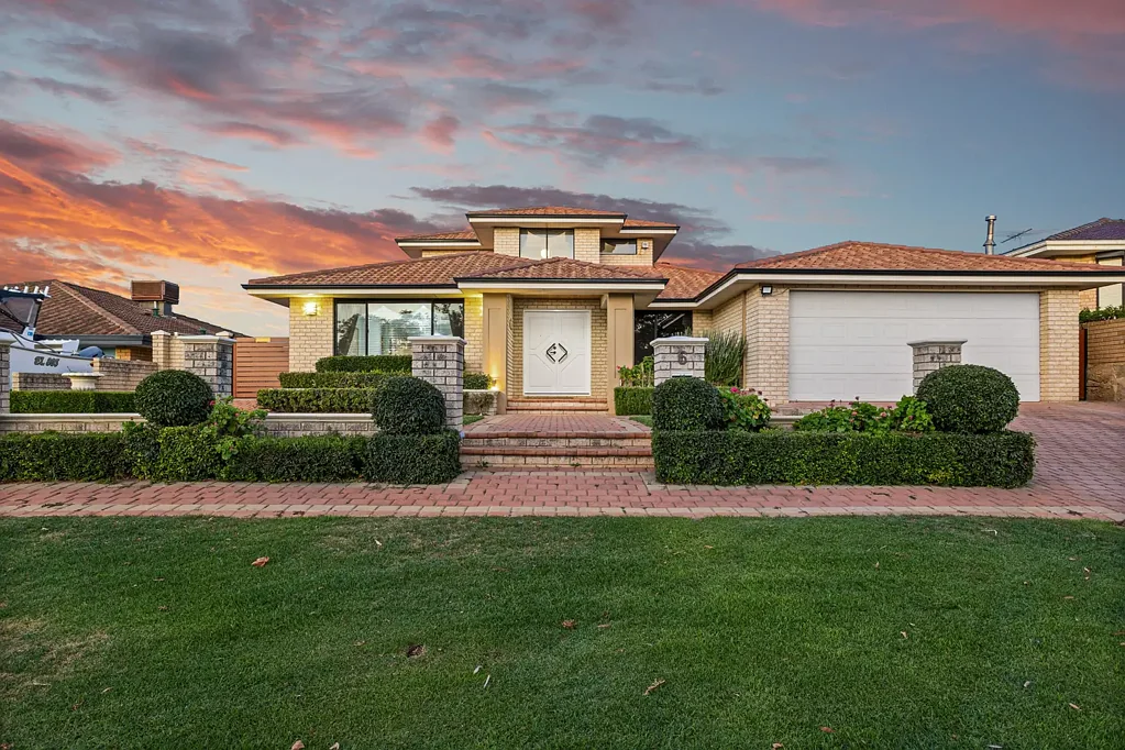 6 Longreach Parade, Coogee, WA 6166