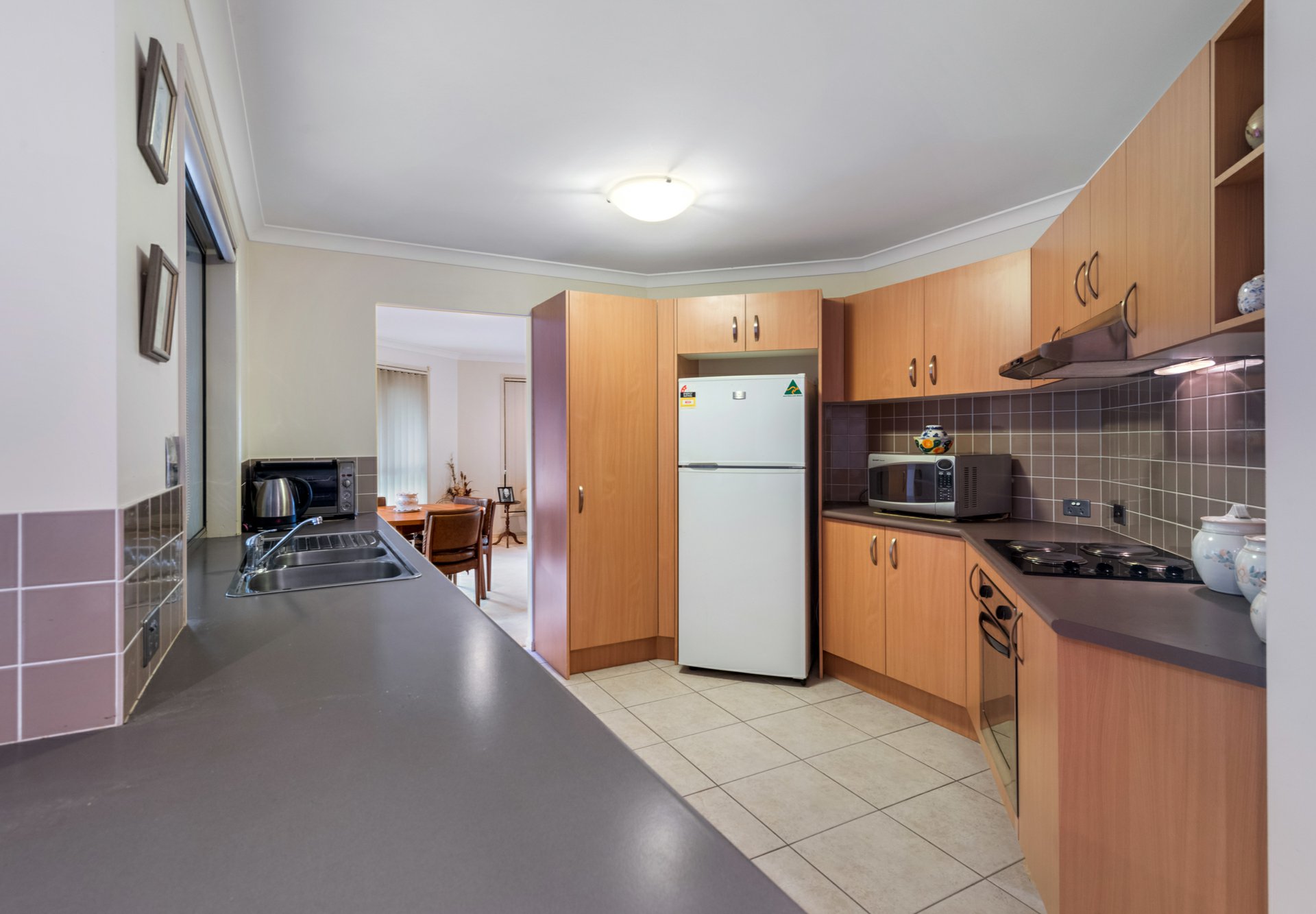 6 EARL CT, LANDSBOROUGH QLD 4550, 0 habitaciones, 0 baños, House