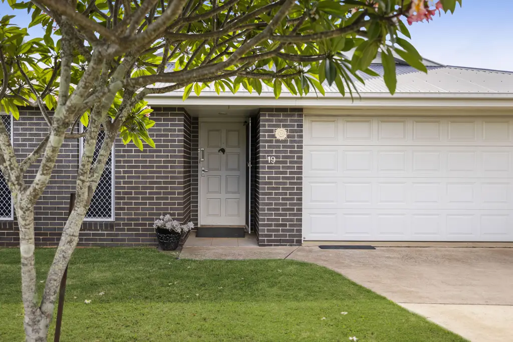 19 Vinnicombe Street, Kearneys Spring, QLD 4350