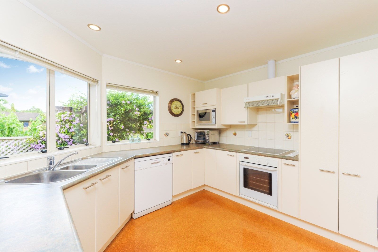 2/11 Emma Court, Northpark, Auckland - Manukau, 3 Schlafzimmer, 0 Badezimmer