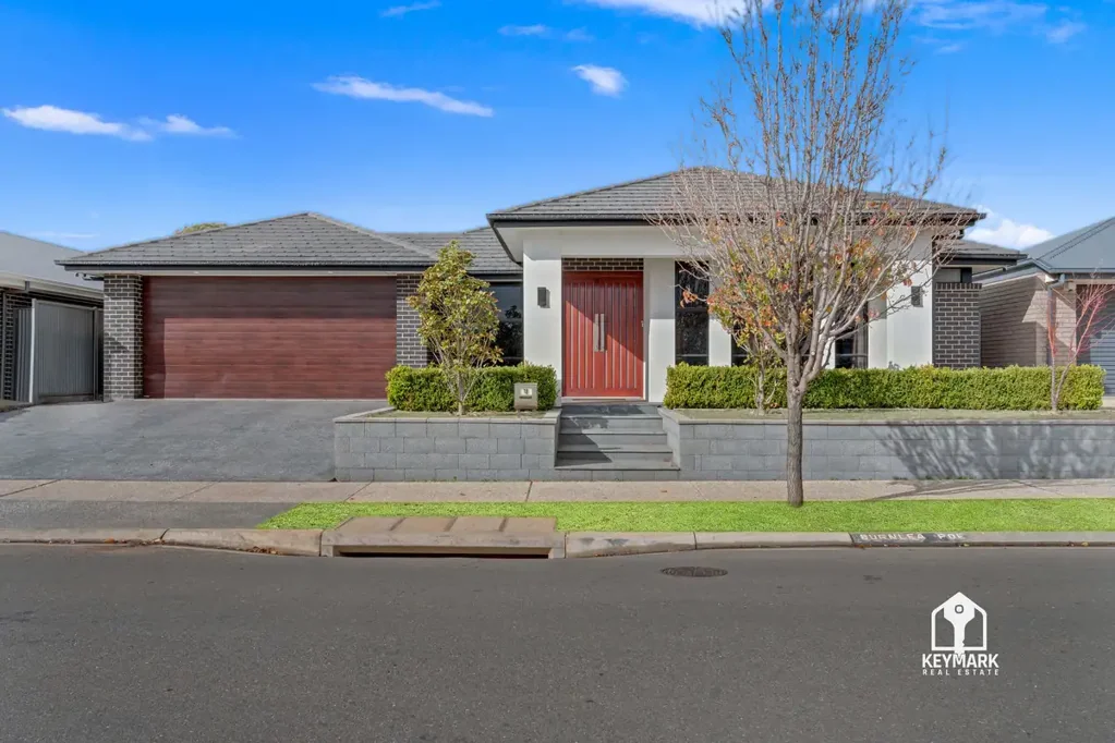 Blakeview 4 Bedroom Live Large in Blakeview – 4 Bedrooms, Home Theatre, Study & Designer Kitchen.