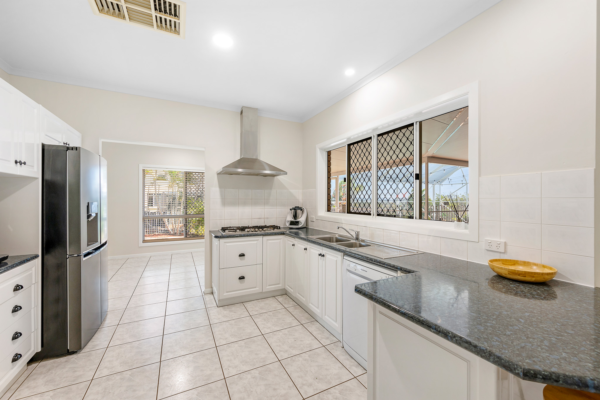 21 KENSINGTON PL, KIN KORA QLD 4680, 0 Kuwarto, 0 Banyo, House