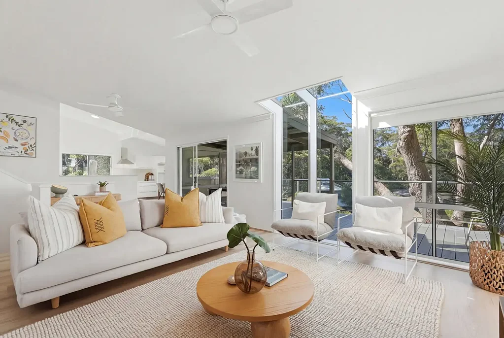 North Avoca 5房  Beautifully Renovated Home in a Quiet North Avoca Street
