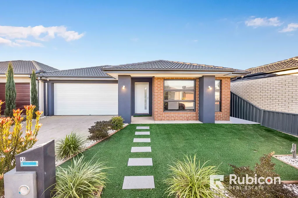 Spacious Family Living in the Heart of Bonnie Brook