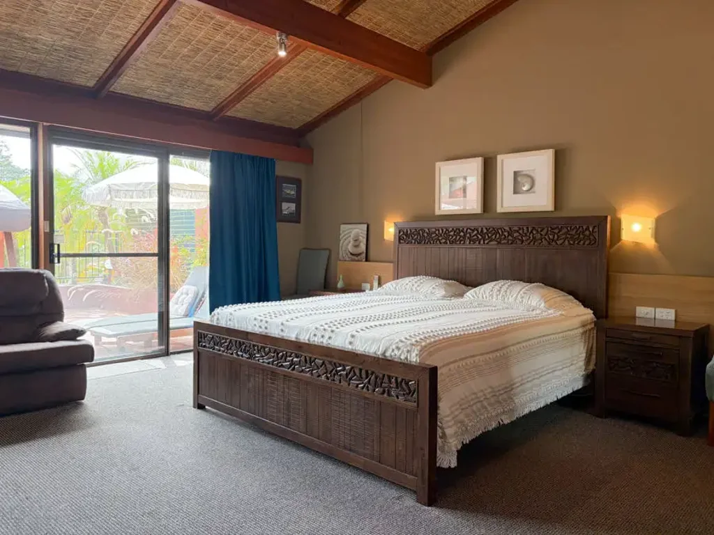 FULLY FURNISHED STUDIO APARTMENT IN RESORT - ELECTRICITY AND WATER INCLUDED