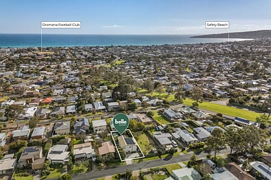 Dromana 4બેડરૂમ Stylish entertainer with bay views