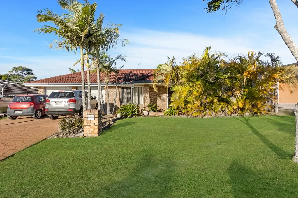 Torquay 4બેડરૂમ Welcome to 14 Conondale Court, Torquay - Coastal Convenience Meets Everyday Comfort