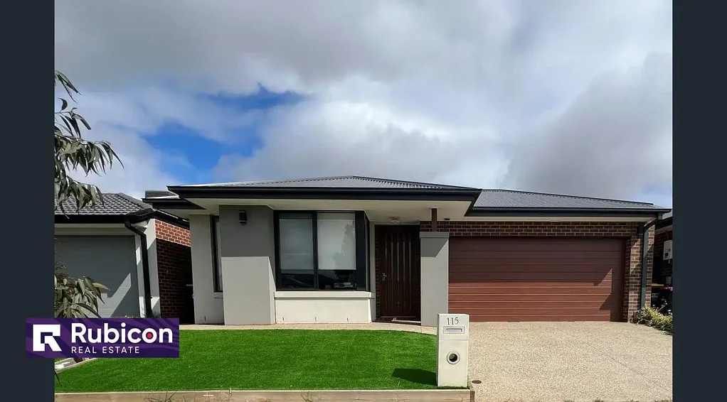 Modern Four Bedroom Family Living in a Prime Location!!