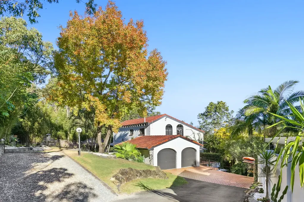 2 Bellview Crescent, Ashmore, QLD 4214