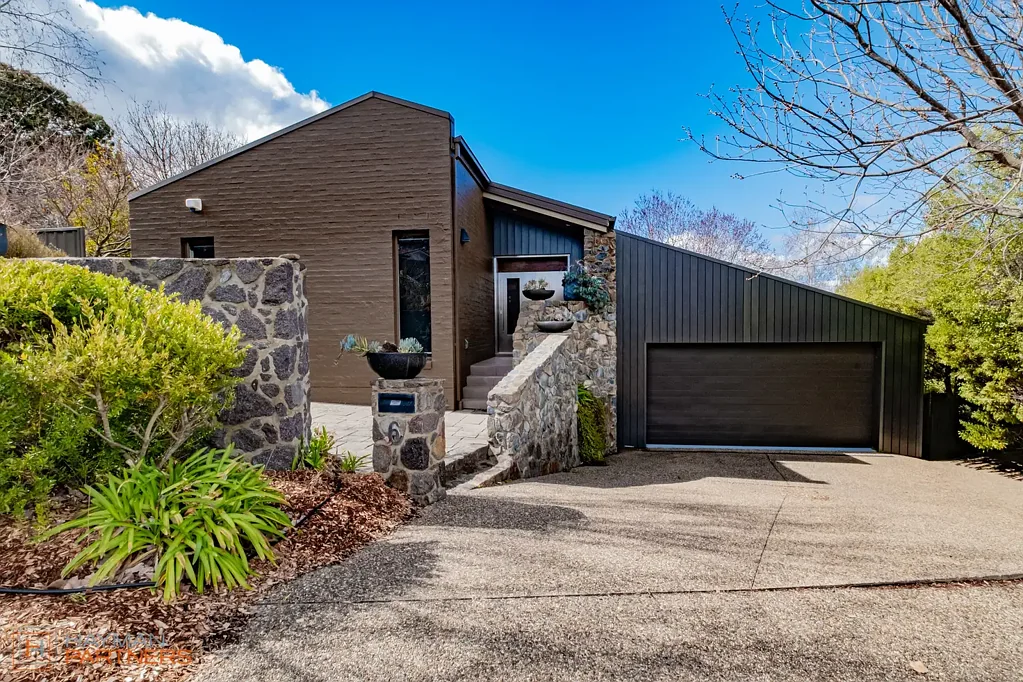 Jerrabomberra 3房  Architectural Brilliance, Natural Light and Serene Living Across Three Levels