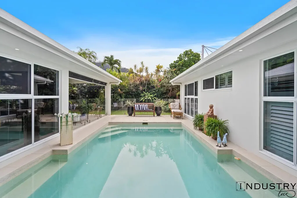Palm Cove 4房  Timeless Tropical Living in Palm Cove