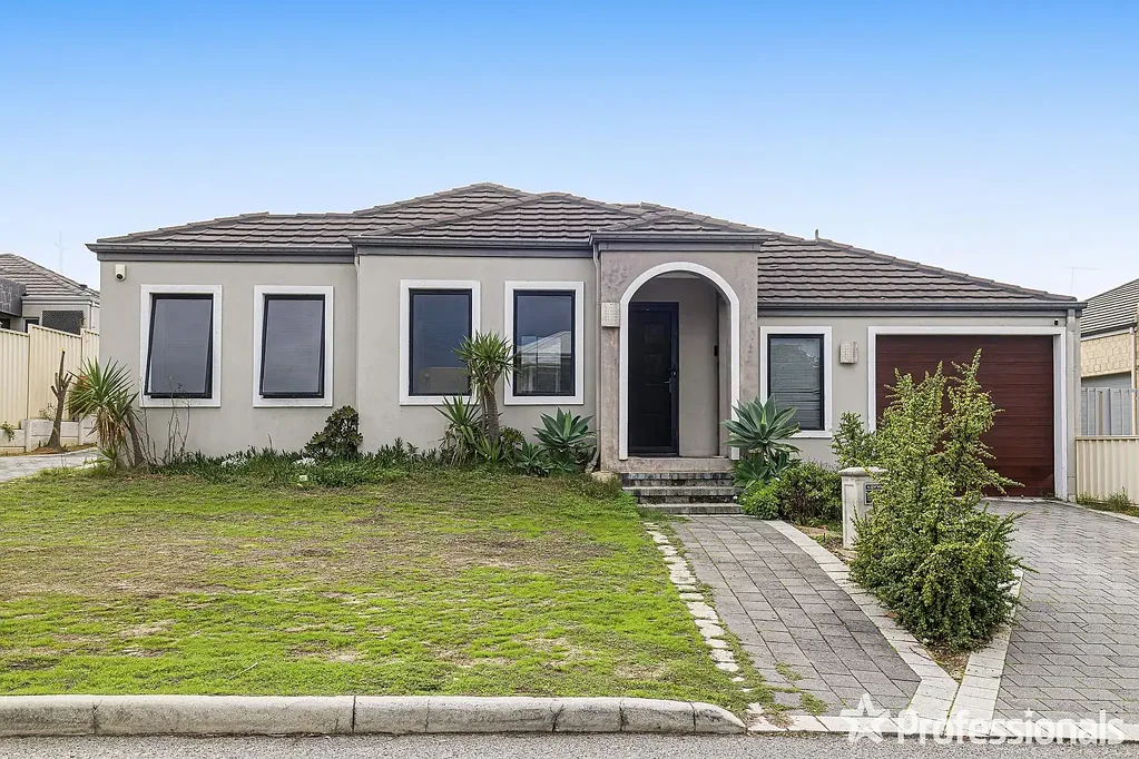 Modern 3-Bedroom Home in Quiet Cul-de-Sac Location