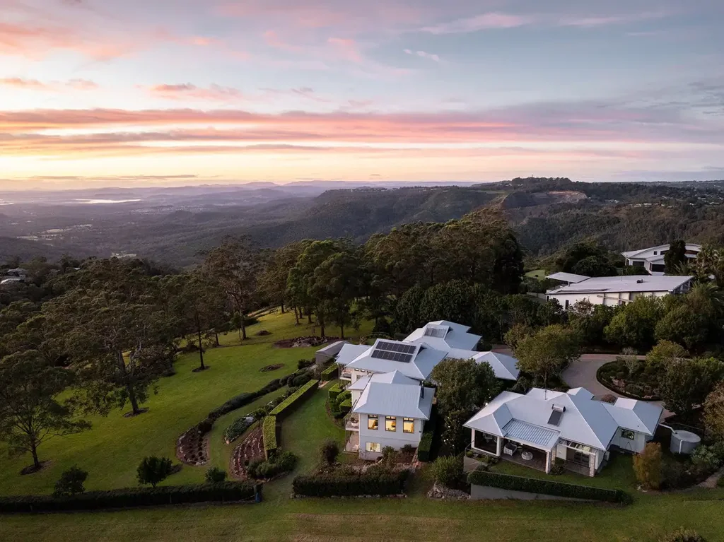 3 Rosewall Court, Mount Kynoch, QLD 4350