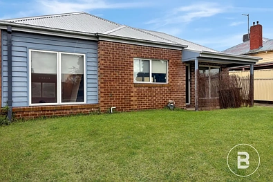 1/193 Eaglehawk Road, Long Gully, VIC 3550, 3房, 2浴, Townhouse