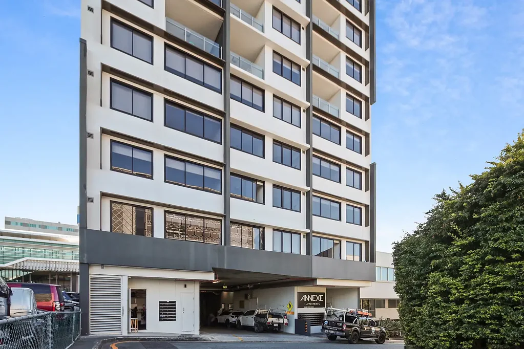 FULLY FURNISHED APARTMENT @ ANNEXE!