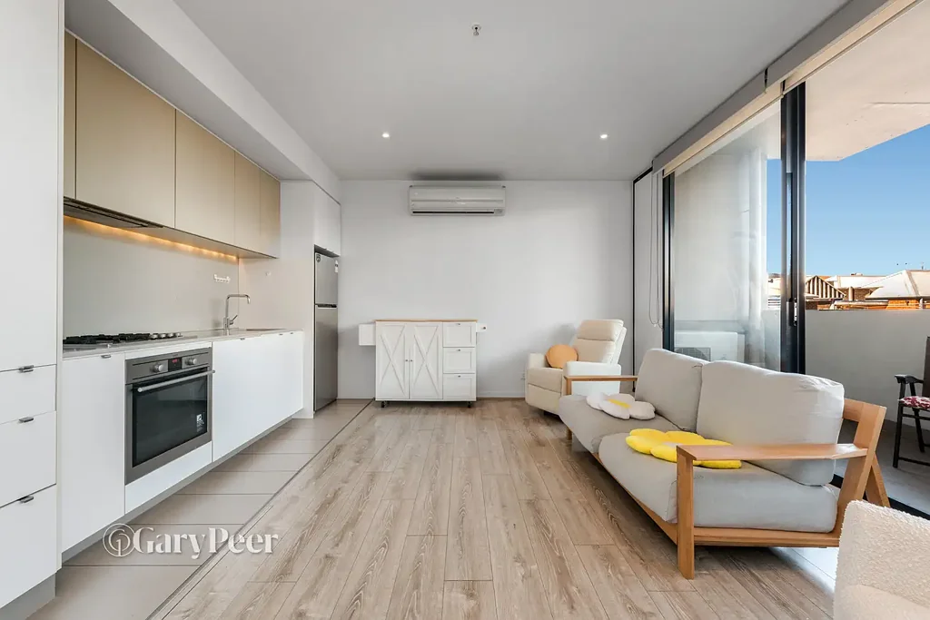 Carnegie 1房 宽敞的一居室公寓带书房 Spaceous single bedroom apartment with study