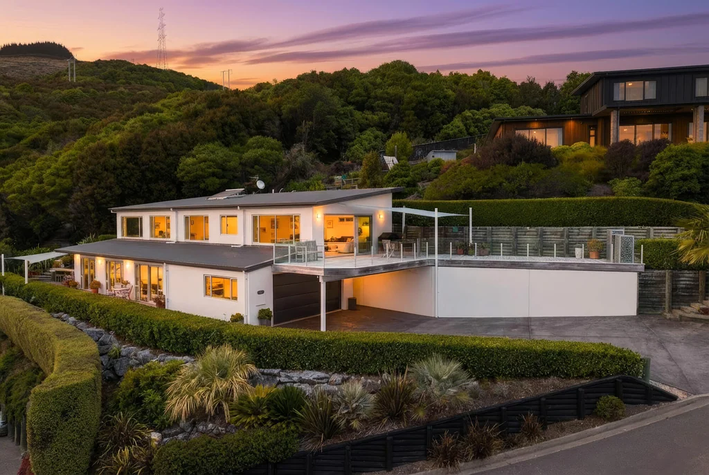 Richmond 5غرفة نوم Captivating Views, Options Galore