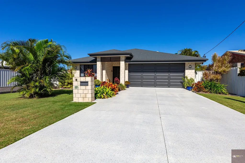 Burnett Heads 4ਬੈੱਡਰੂਮ Coastal Comfort & Style - Immaculate Home with Room for All the Toys!