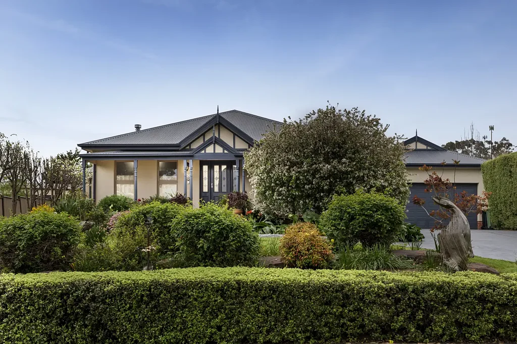 Sunbury 4कमरा Unmatched Elegance & Scale in Jackson's Hill