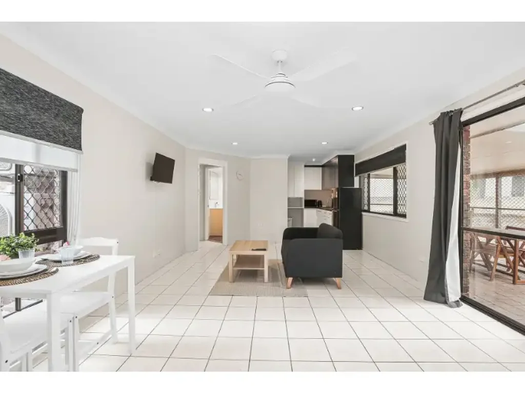 Move-In Ready Fully Furnished Private Suite, Ensuite, Kitchenette & Living Space, All Bills Included!