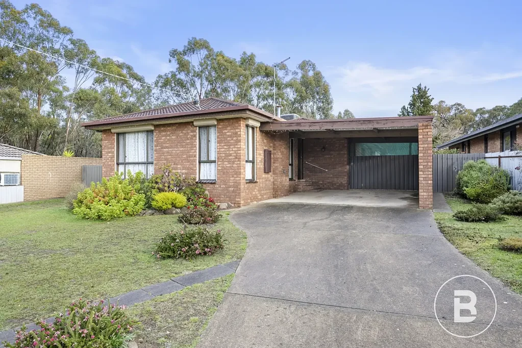 16 Ironbark Drive, Maryborough, VIC 3465