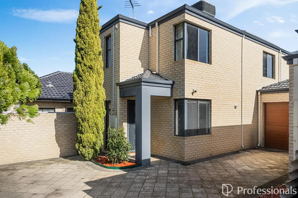 Nollamara 3Kwarto LIGHT, SPACE AND EASY TOWNHOUSE LIVING