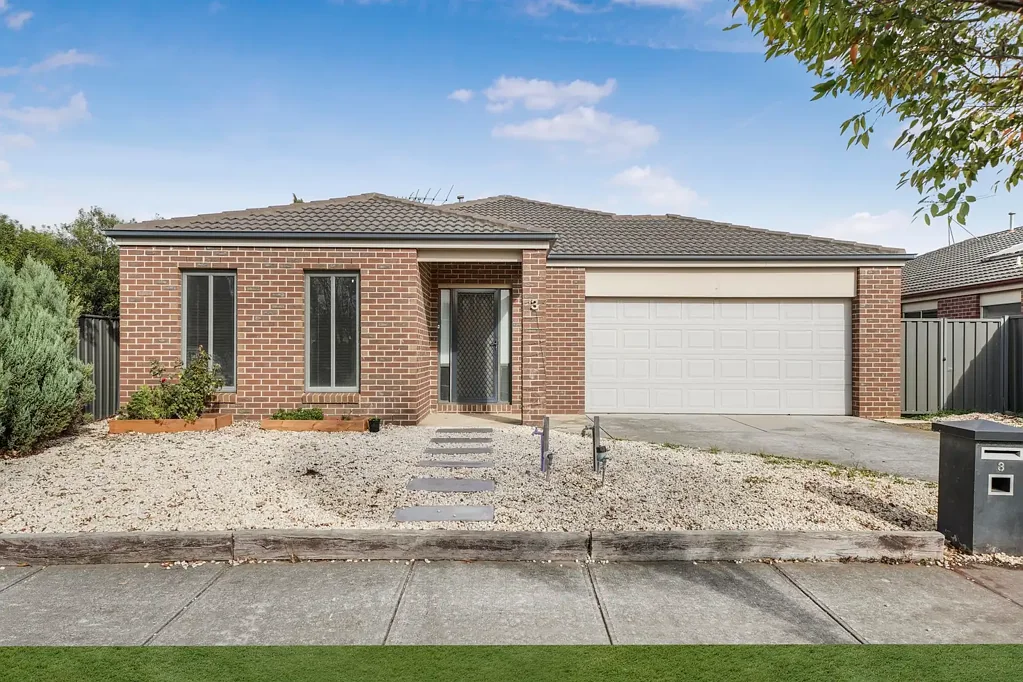Manor Lakes 3房  A Beautiful Family Home - Minutes from Schools, Shops & Transport!