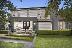 25 Lois Street, Ringwood East