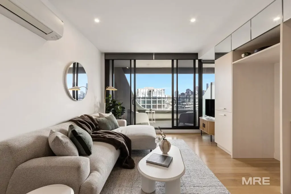South Melbourne 1 Slaapkamer Luxury Living with CBD Skyline & Bay Views in Prestigious Albert Tower