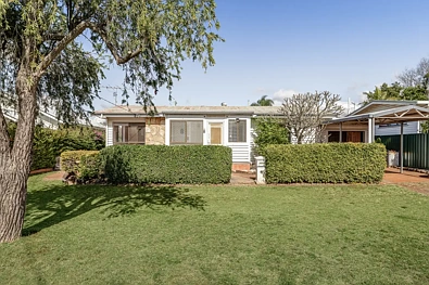 Newtown 3房 Newtown迷人小屋，多功能生活空间 Charming Newtown Cottage with Versatile Living Spaces