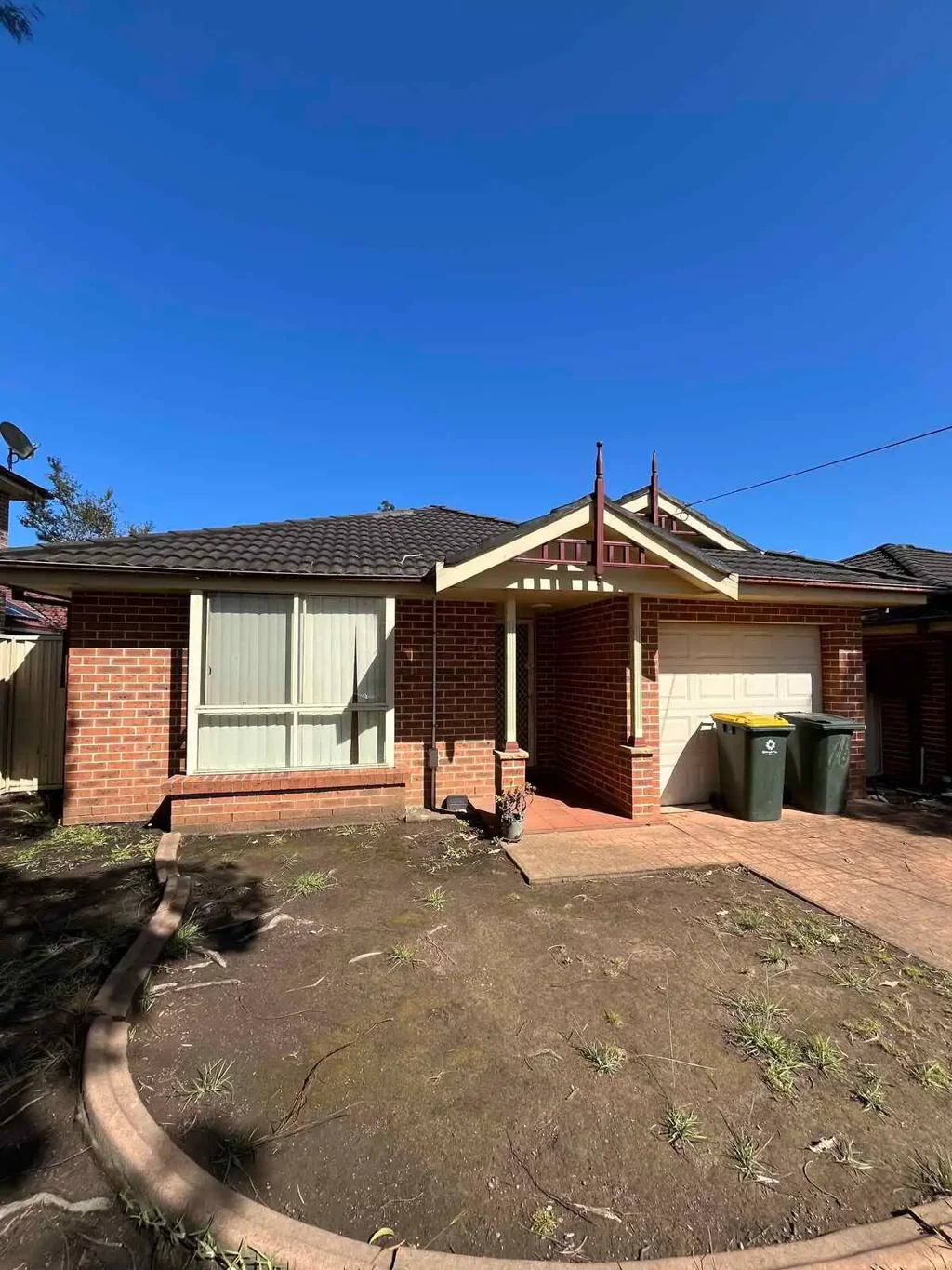 3 Bedroom Free Standing Villa!