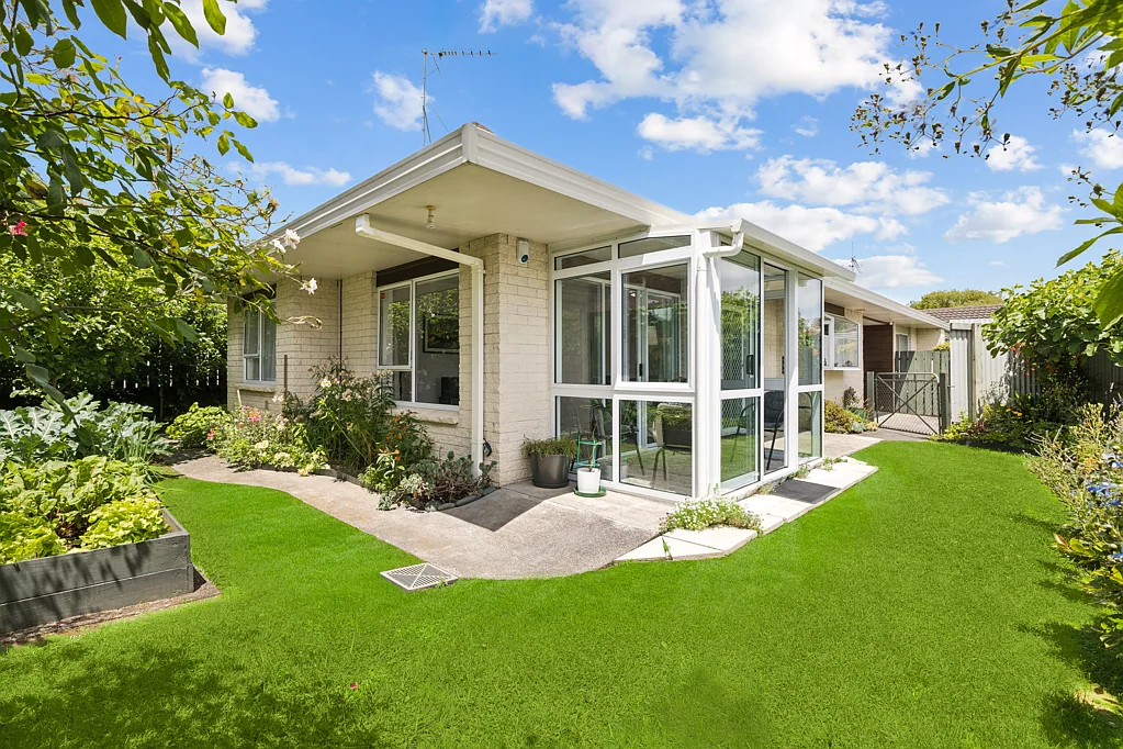 Pukekohe 2ਬੈੱਡਰੂਮ STYLISHLY REFRESHED - PRIVATE - MOVE-IN READY