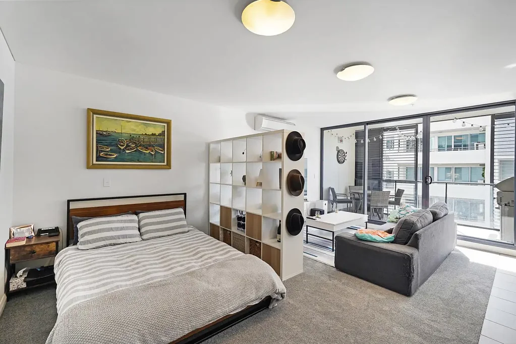St Leonards 高档St Leonards地段 北向宽敞公寓 Smeg高端电器 超大阳台 空调便利 Spacious Studio with Study Nook