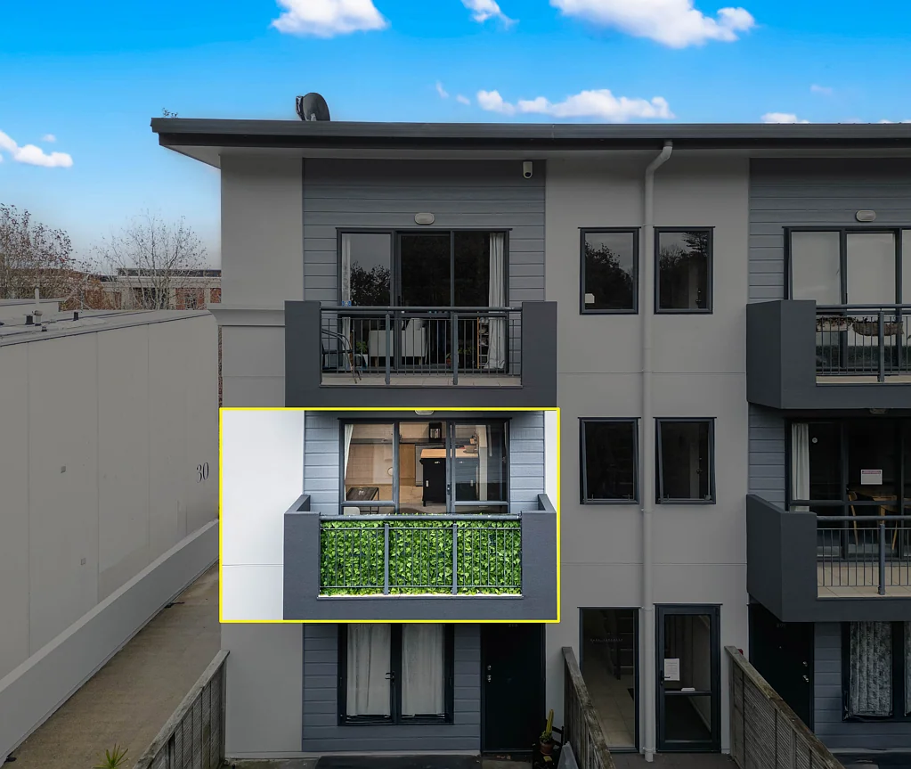 Auckland Central 2ห้องนอน Light Filled Freehold Apartment with Park Views