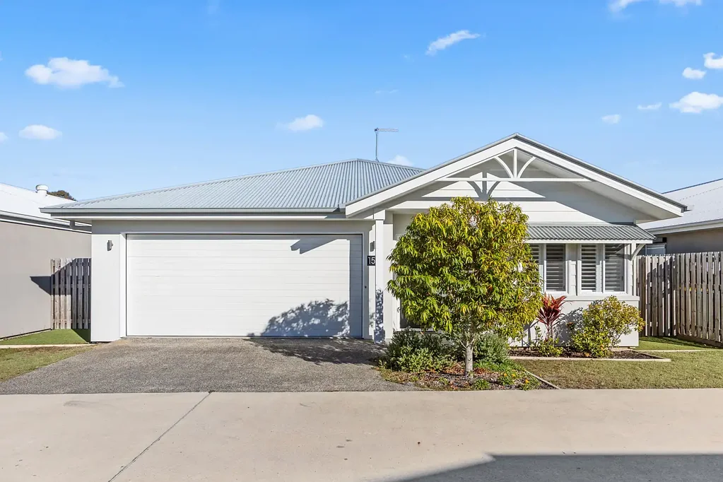 Urangan 2 Bedroom Spacious & Stylish  - Two Bedrooms + Study