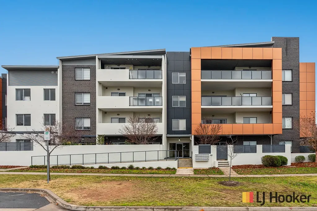 Stylish Ground Floor Unit with Courtyard & Accessible Entry