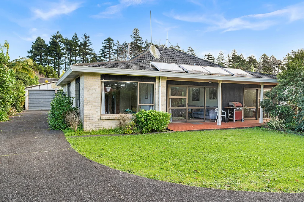 Kerikeri 3ห้องนอน Centrally Located and Full of Potential