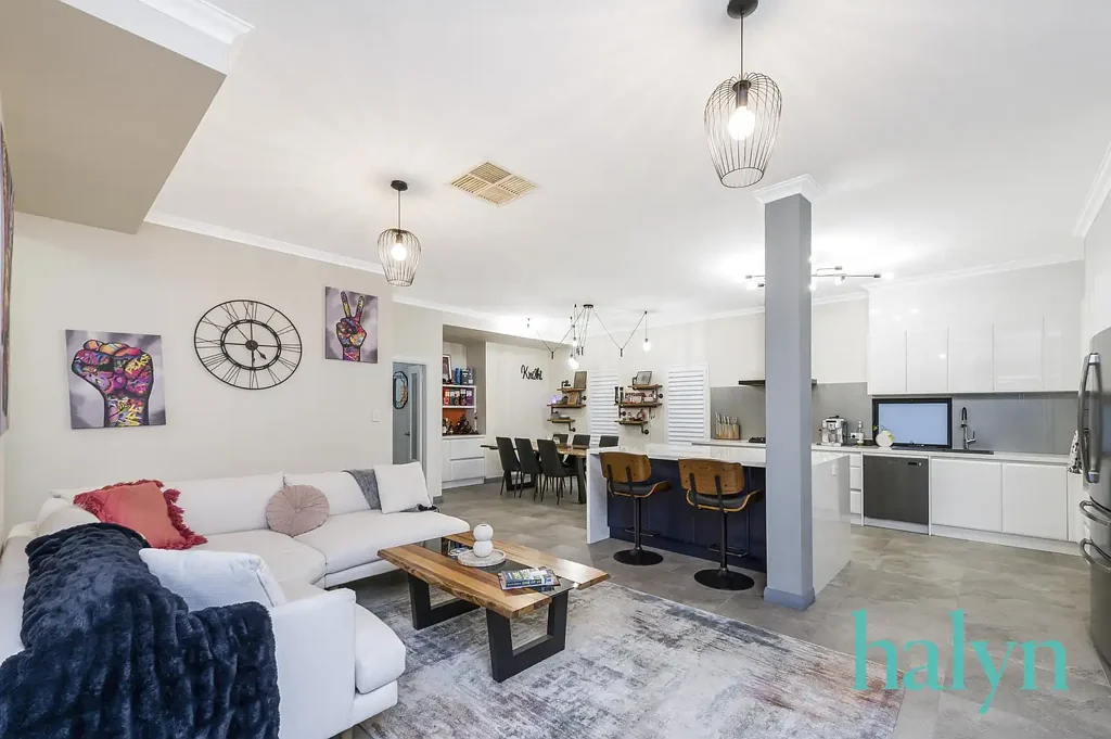 Rivervale 4ห้องนอน Street-Front Style with Space to Match!