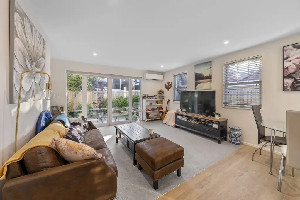 Sydenham 2房  Move-In or Rent-Out - Top Spot for Growth!
