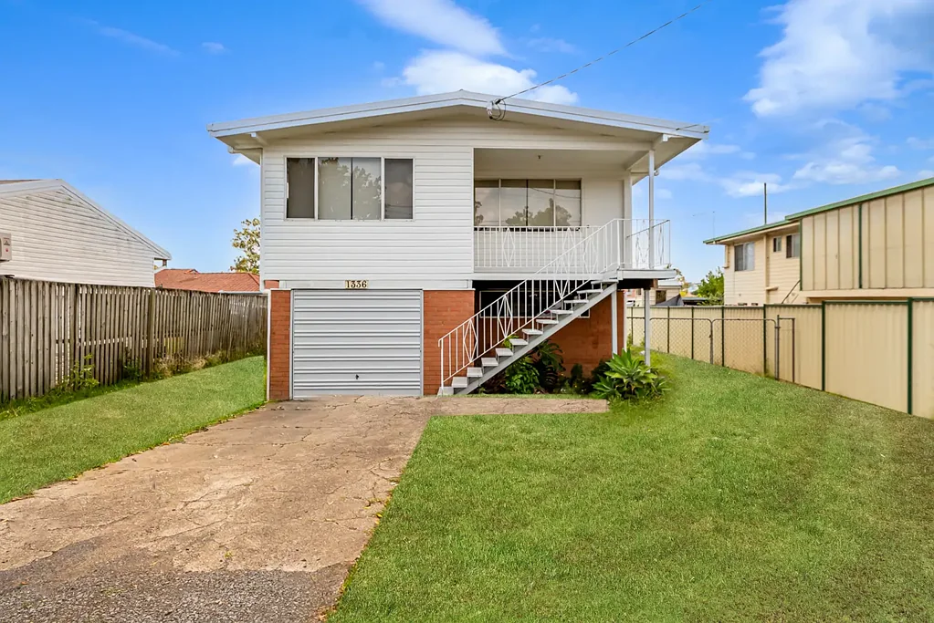 Fully Renovated Family Home with Huge Yard in Prime Acacia Ridge Location!