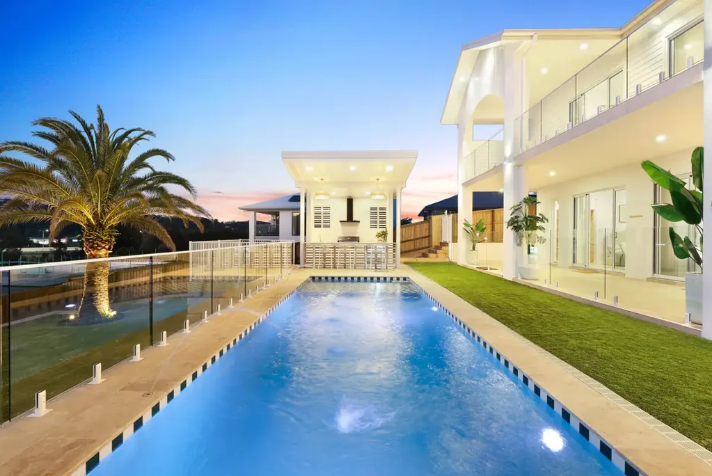 Burleigh Heads 5બેડરૂમ “Palmilla” - Brand New. Architectural Scale. Exceptional Coastal Living