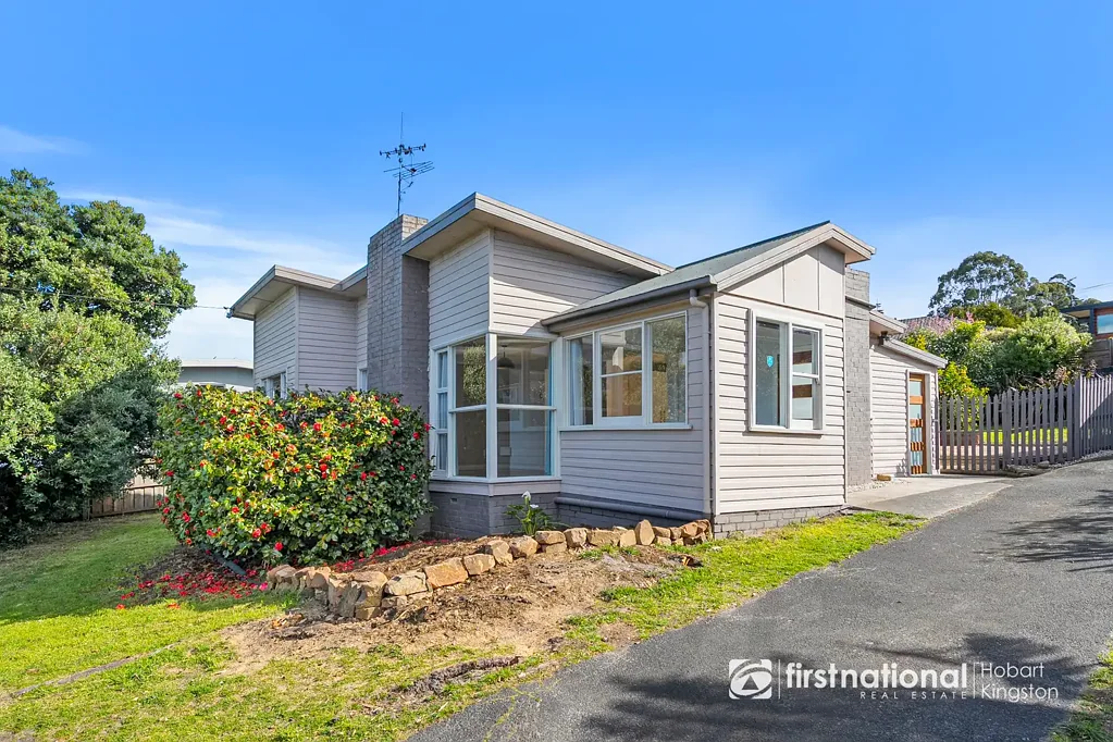 217 Roslyn Avenue, Blackmans Bay, TAS 7052
