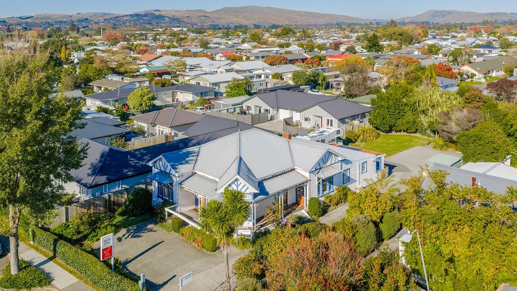 Parkvale Dual income commercial asset
