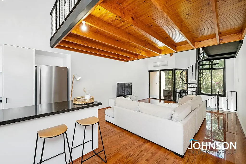 Charming Townhouse in Prime Jolimont Location - 6 Month Lease Only