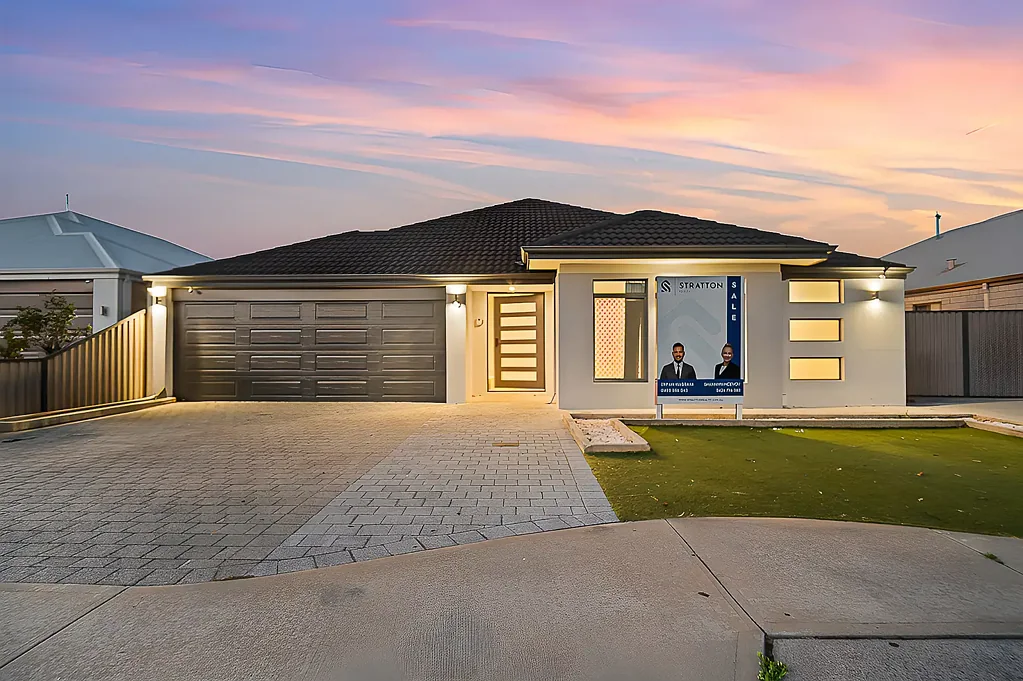 10 Petrona Crescent, Piara Waters, WA 6112
