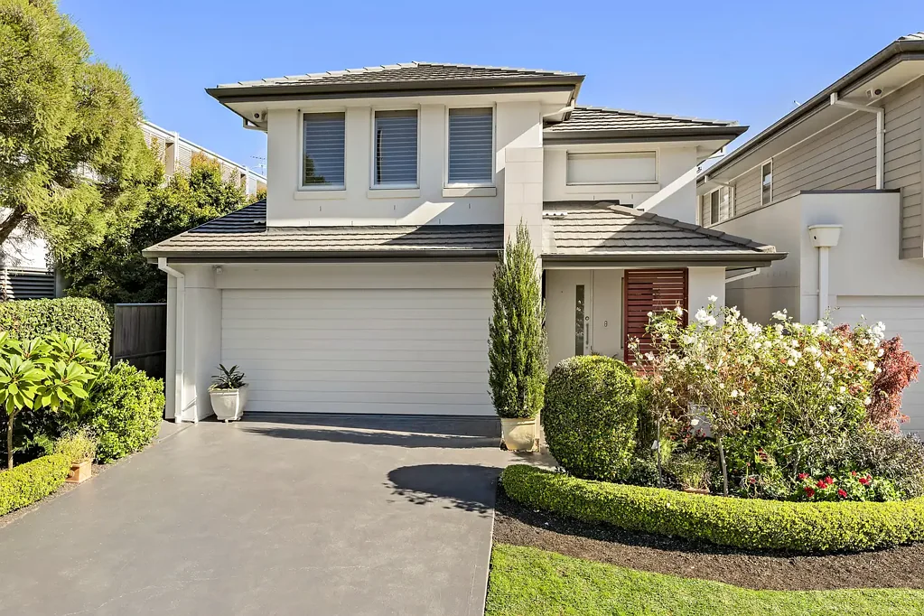 Contemporary, low maintenance home