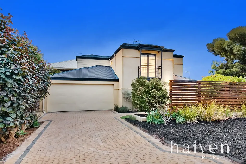 Scarborough 3房  Relaxed coastal living with green title freedom.
