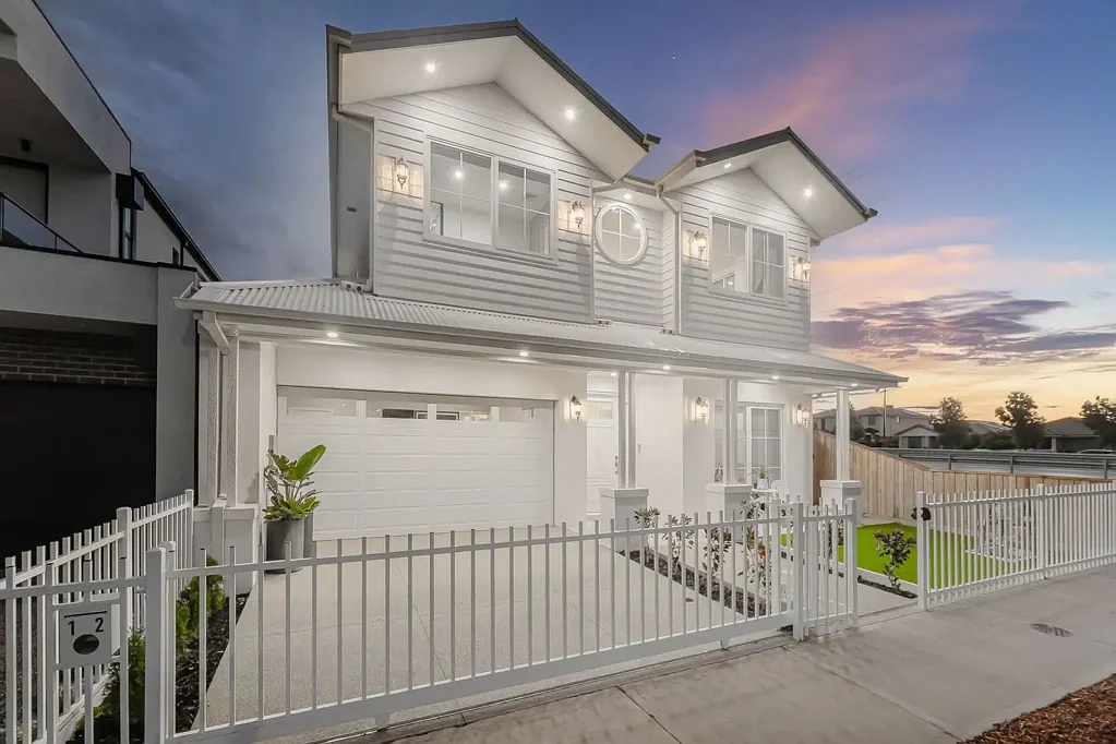 Greenvale 5ห้องนอน Luxury Hampton-Style Living in Prestigious Greenvale