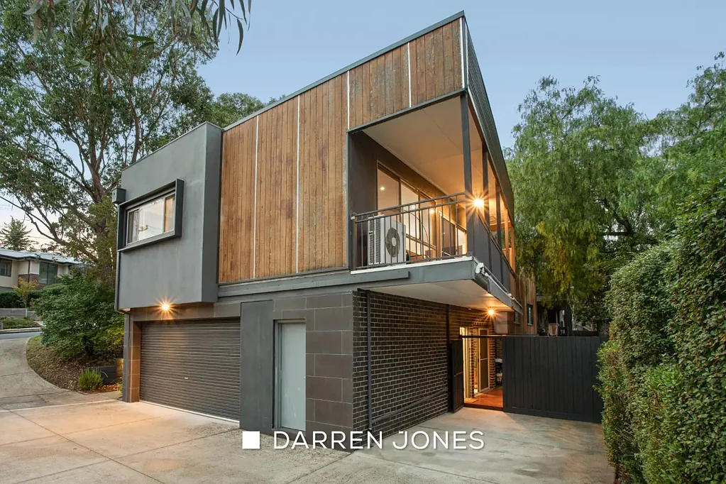 Greensborough 3બેડરૂમ Stylish, Low-Maintenance Living in the Heart of Greensborough