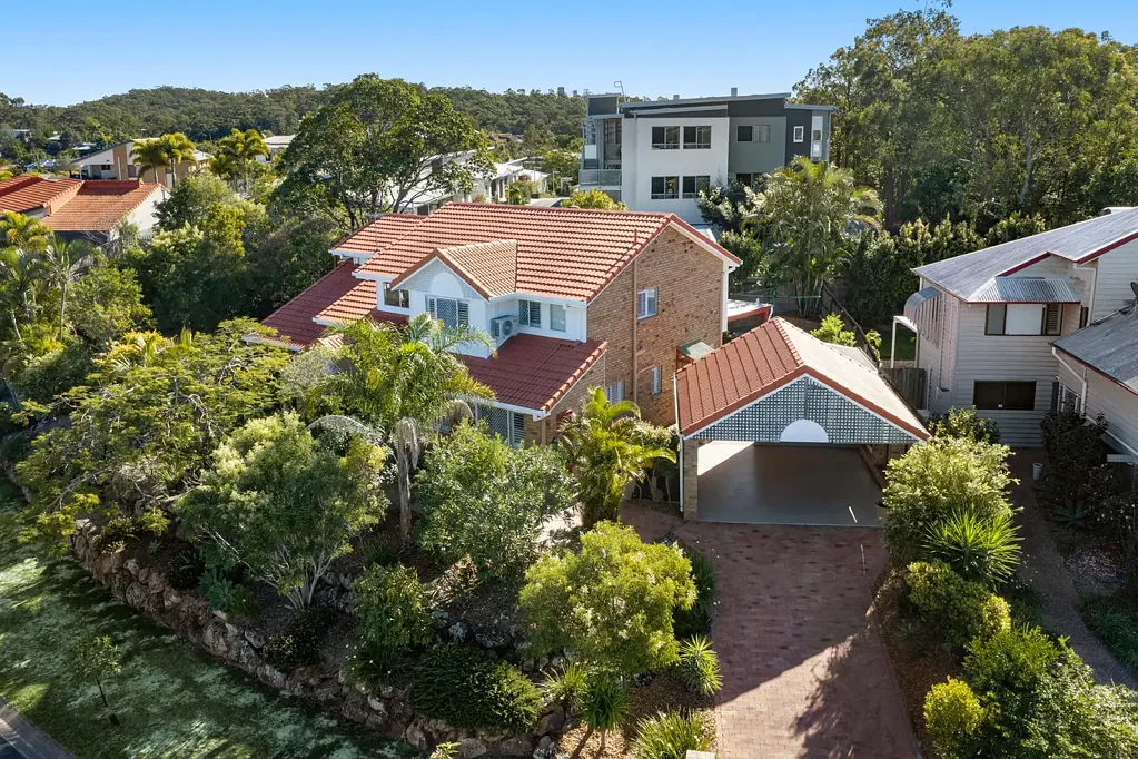 Carina 4 Slaapkamer A Much Loved Hilltop Home with Space, Comfort and Charm